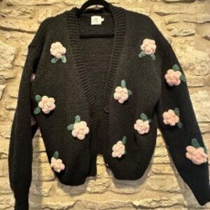 Luna Ivy Floral Appliqué Knit Cardigan Size S Black